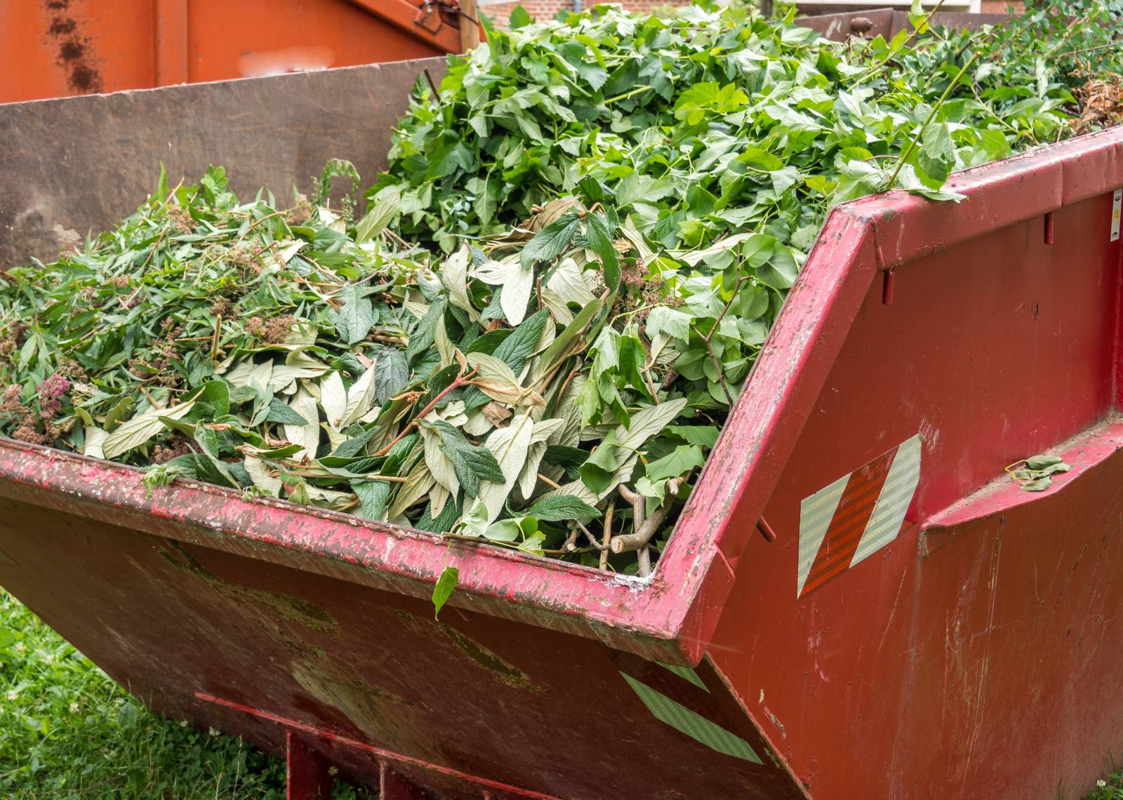 What’s the difference between a Garden Skip Bin and a Skip Bin?