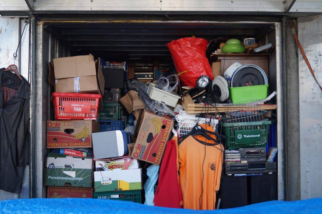 For Serious Rubbish Clearance, Hire a Junk Skip Bin